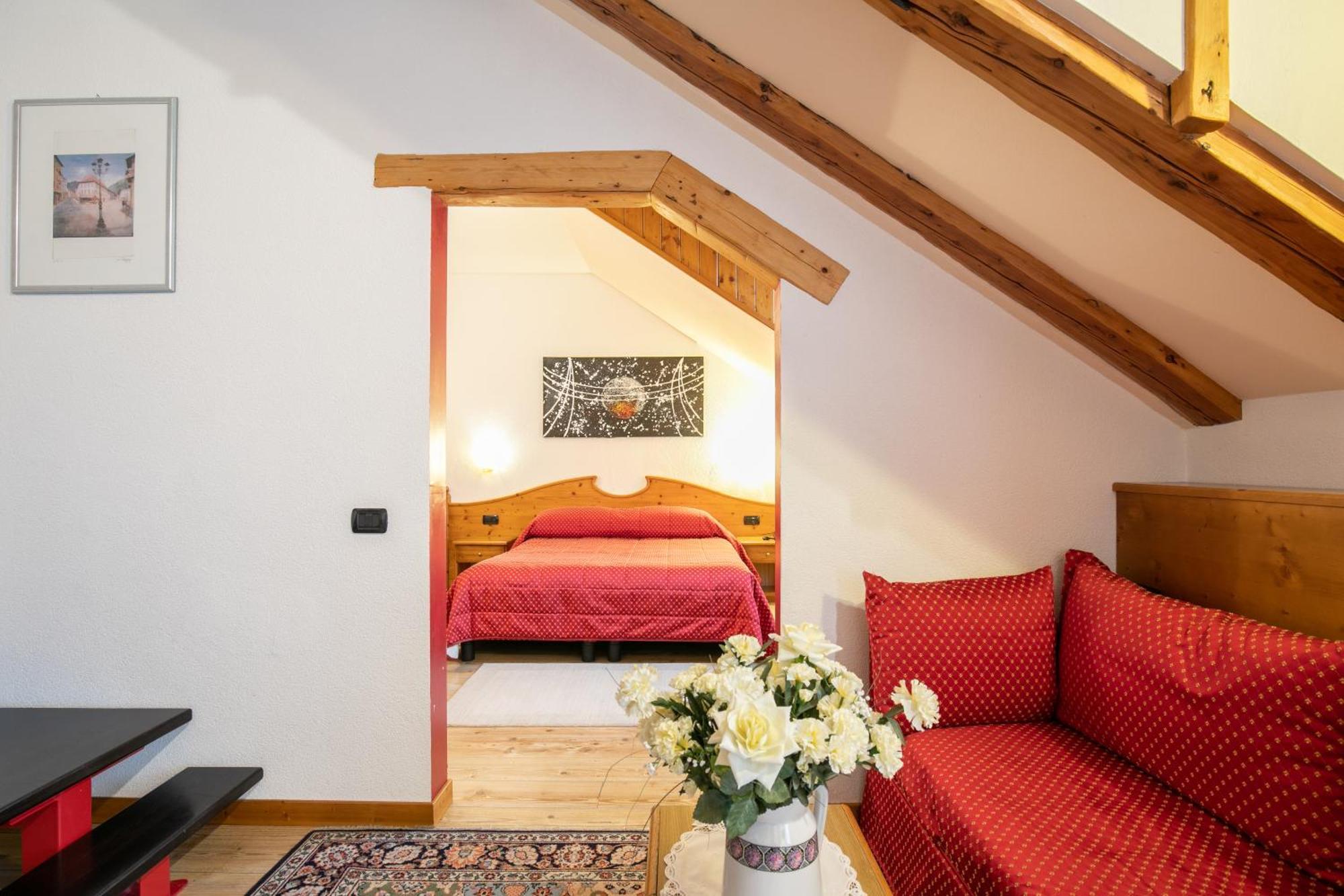G. Hotel Des Alpes Сан Мартино ди Кастроза Екстериор снимка