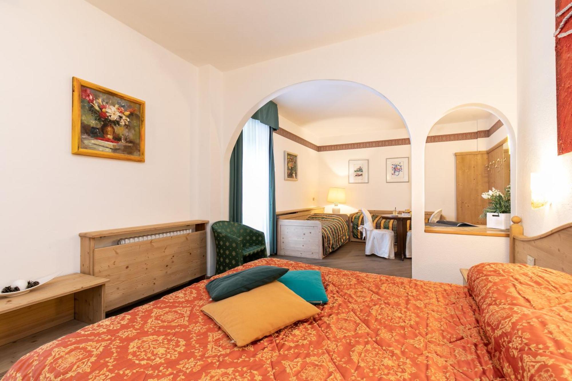 G. Hotel Des Alpes Сан Мартино ди Кастроза Екстериор снимка