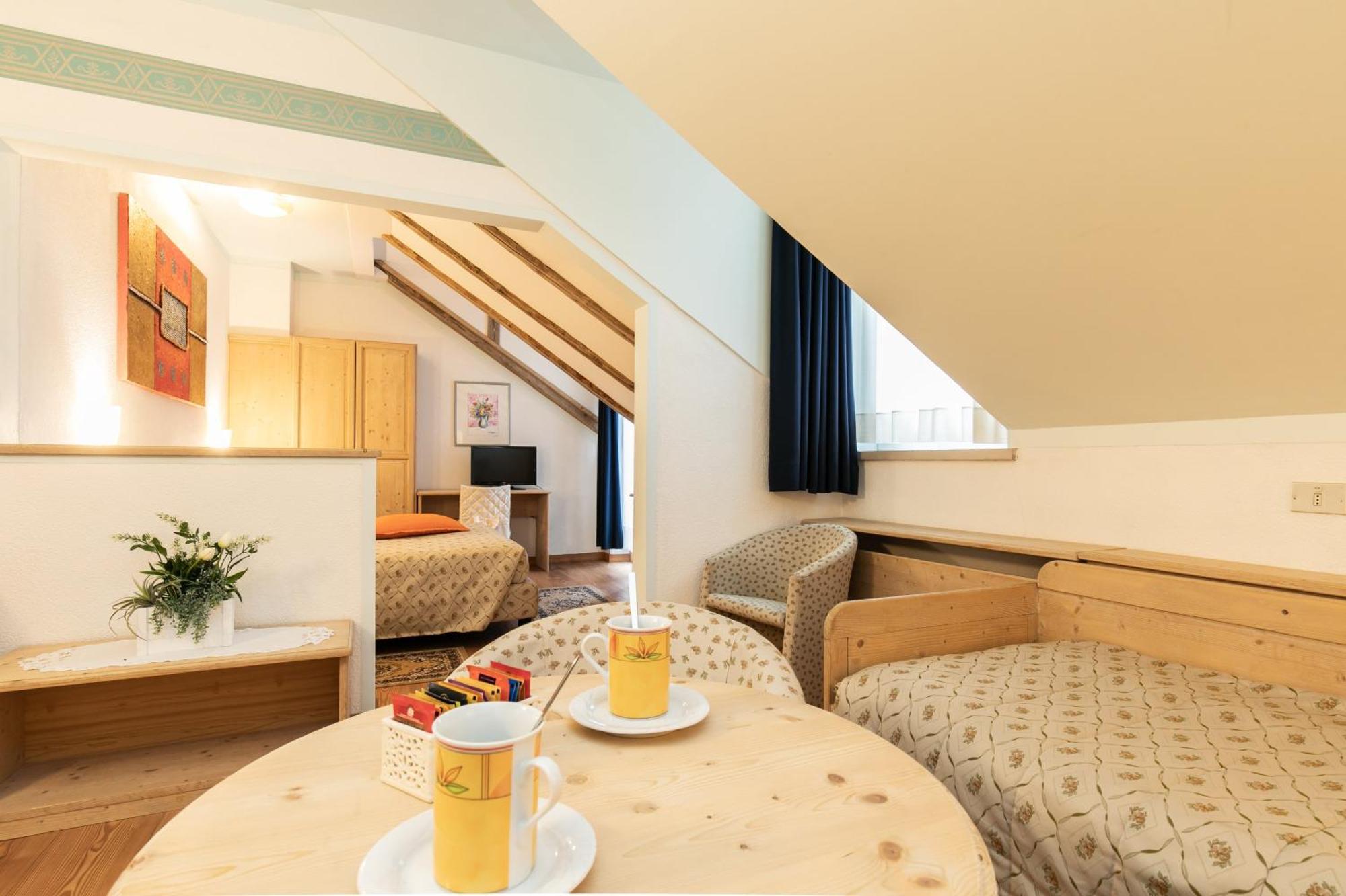 G. Hotel Des Alpes Сан Мартино ди Кастроза Екстериор снимка