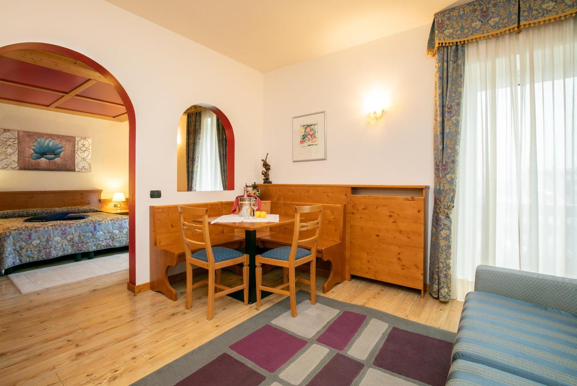 G. Hotel Des Alpes Сан Мартино ди Кастроза Екстериор снимка
