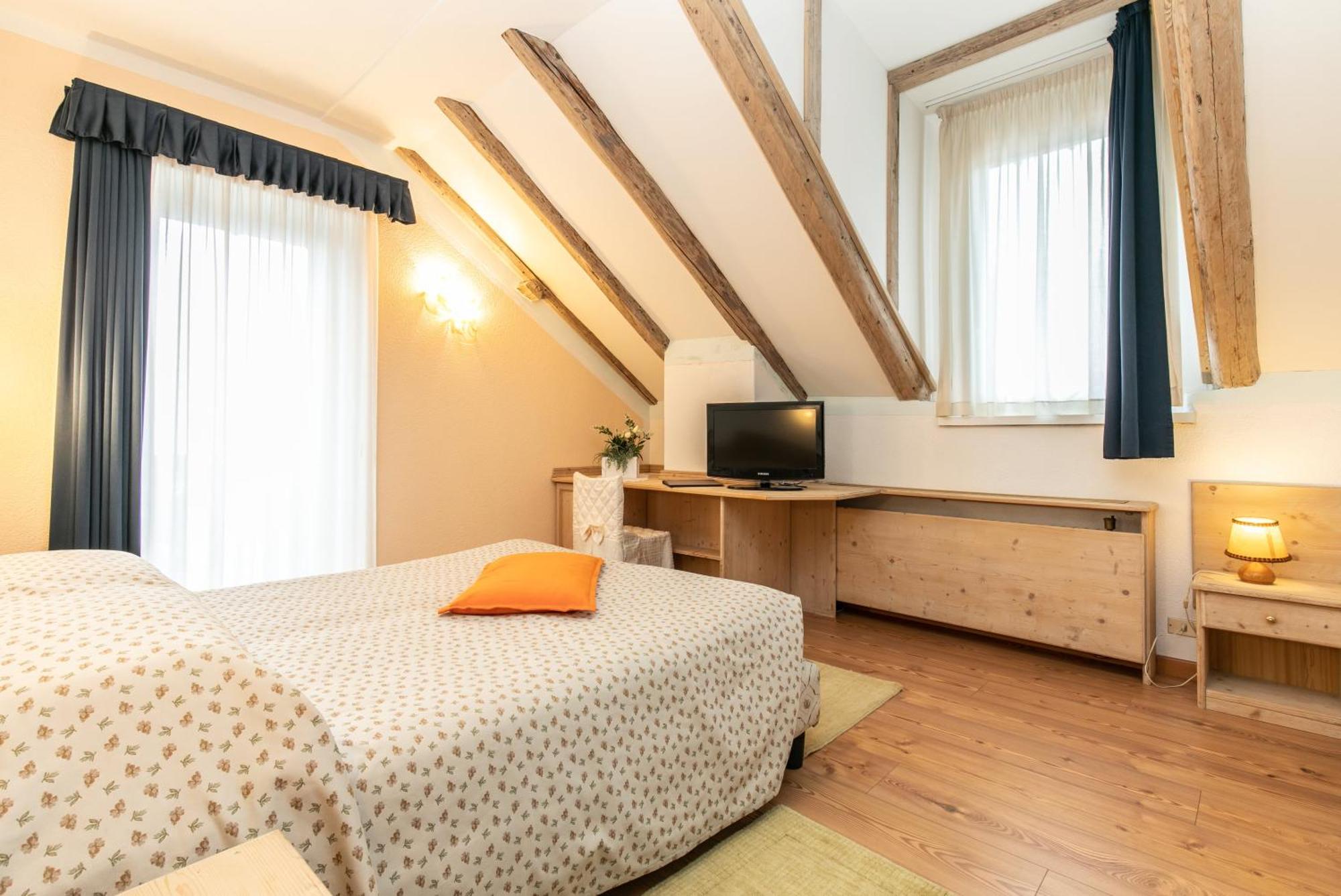 G. Hotel Des Alpes Сан Мартино ди Кастроза Екстериор снимка