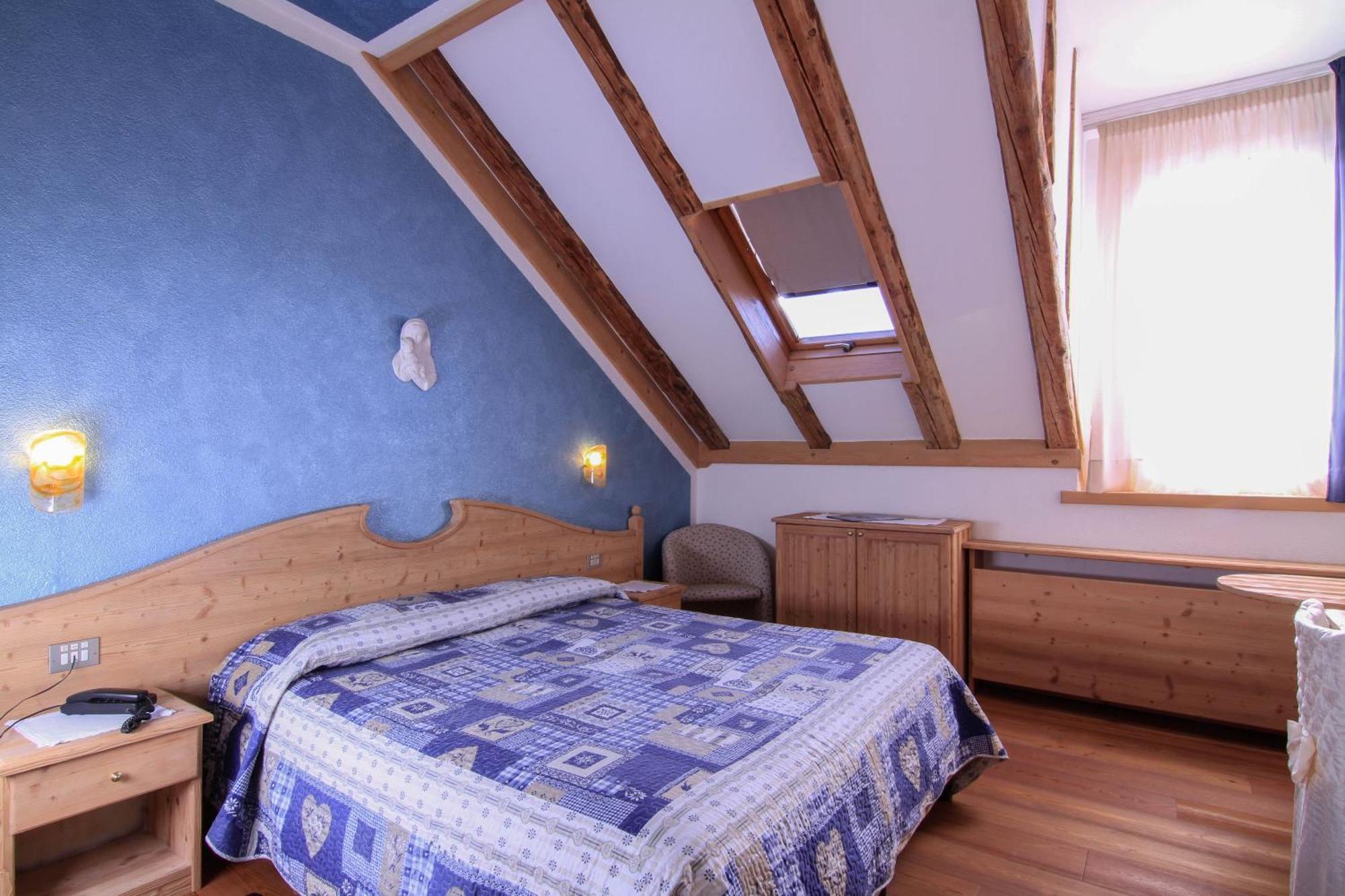 G. Hotel Des Alpes Сан Мартино ди Кастроза Екстериор снимка