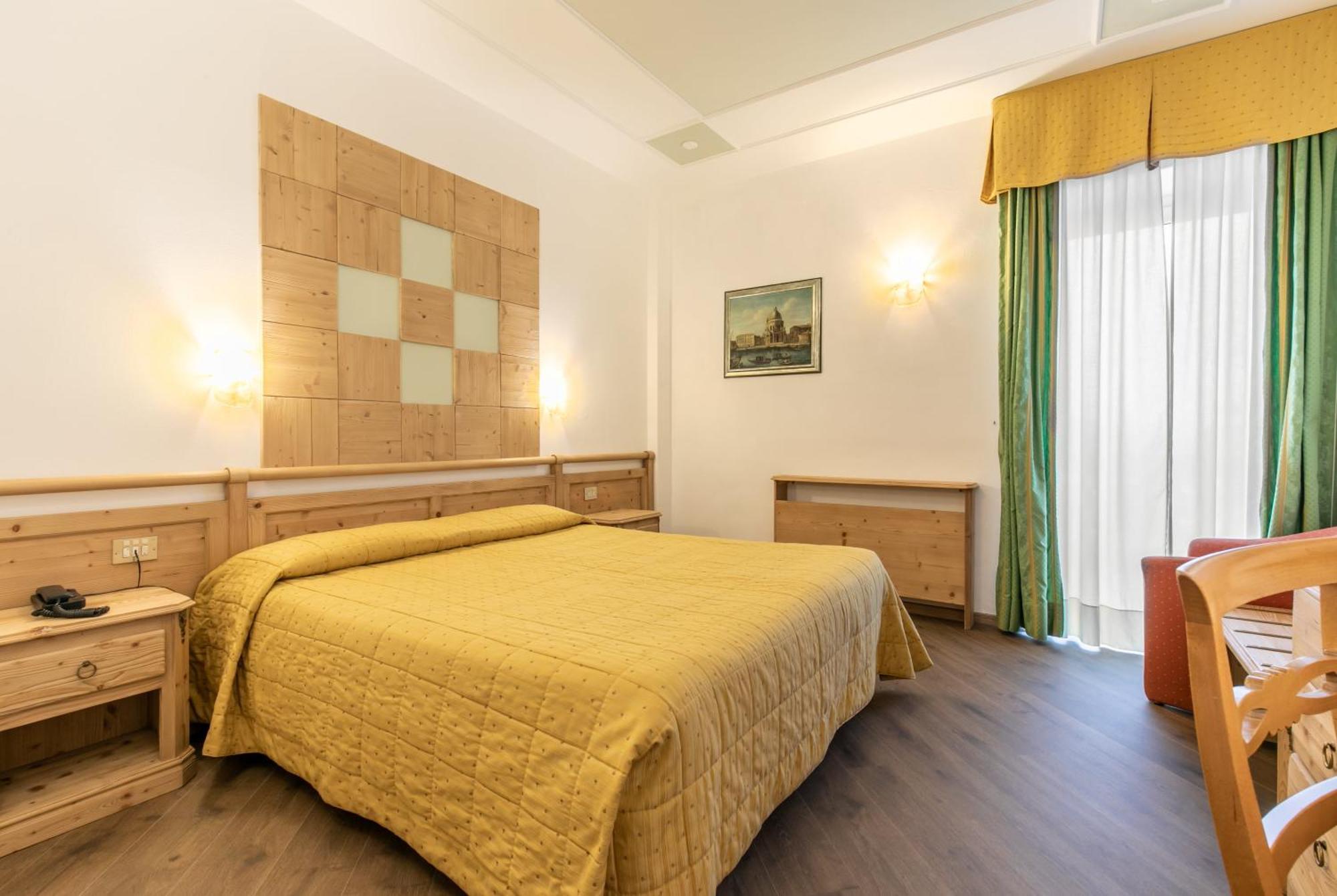 G. Hotel Des Alpes Сан Мартино ди Кастроза Екстериор снимка