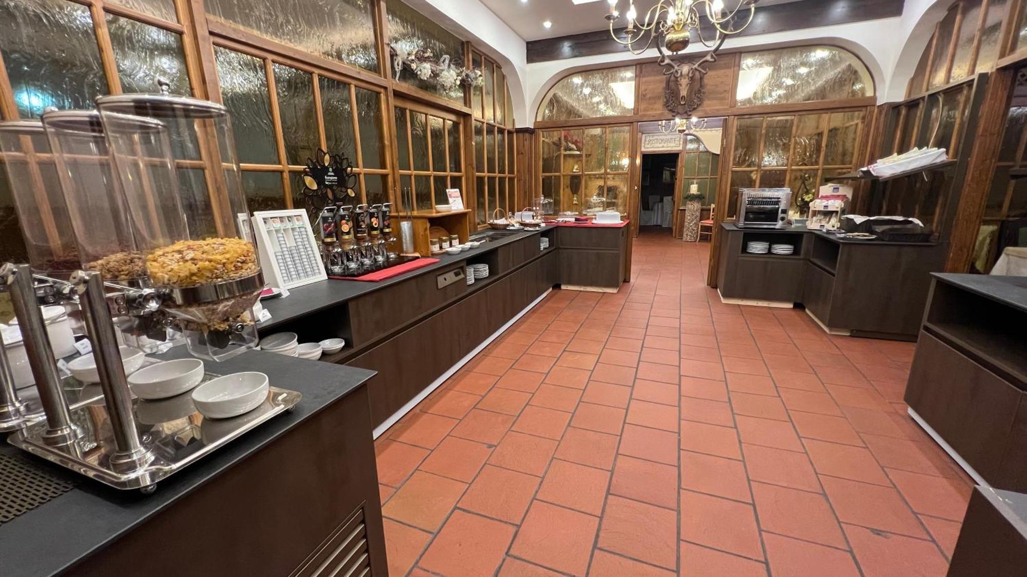 G. Hotel Des Alpes Сан Мартино ди Кастроза Екстериор снимка
